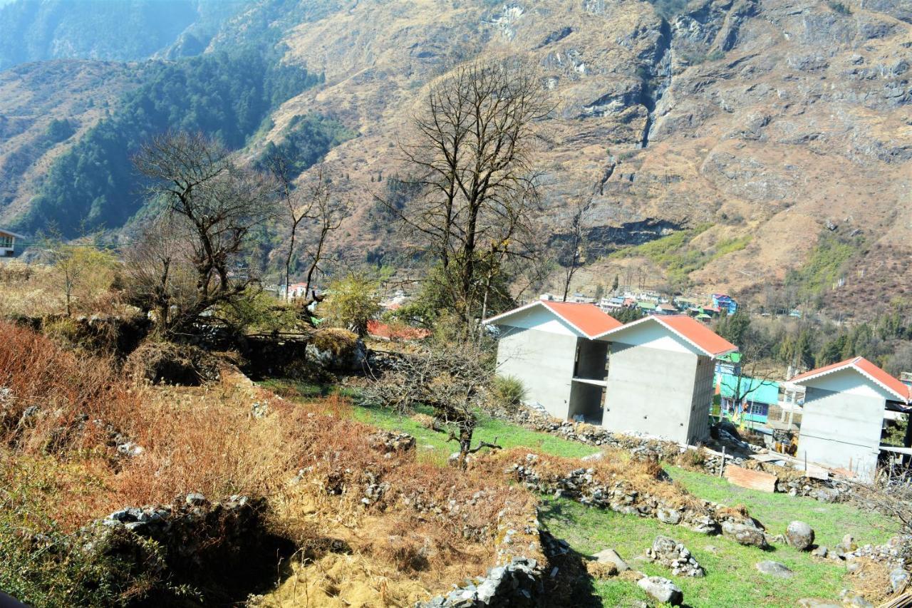 Rufina Lachung De'Crown Hotel Exterior photo