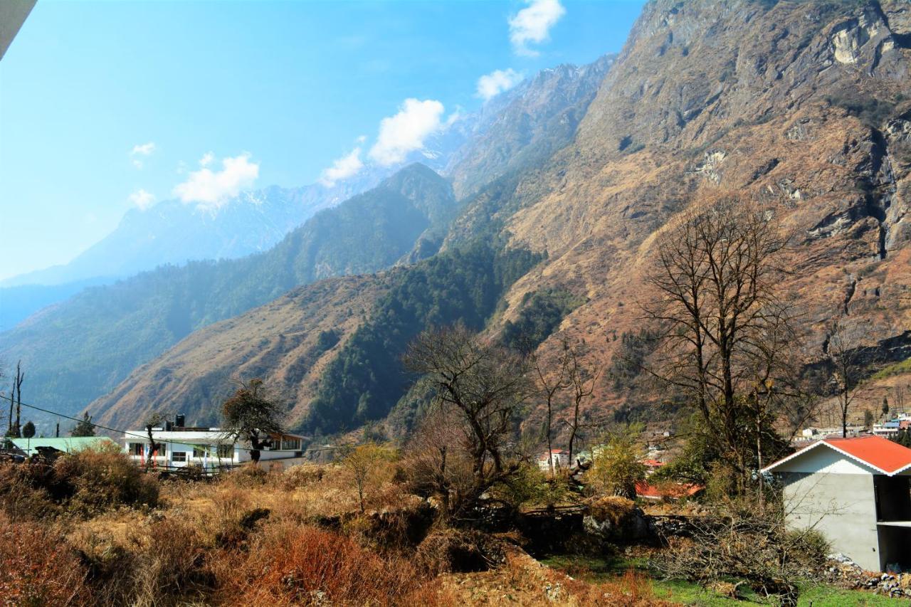 Rufina Lachung De'Crown Hotel Exterior photo