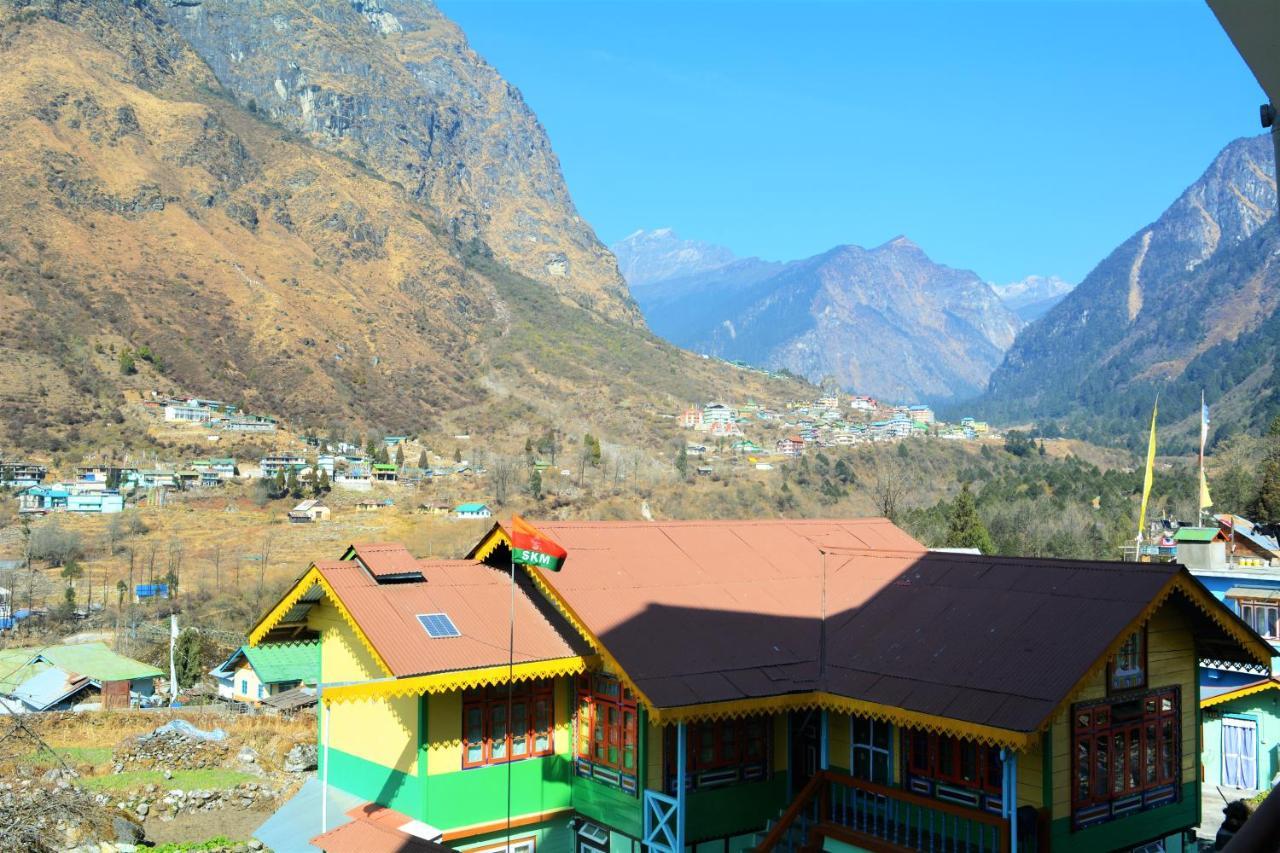 Rufina Lachung De'Crown Hotel Exterior photo