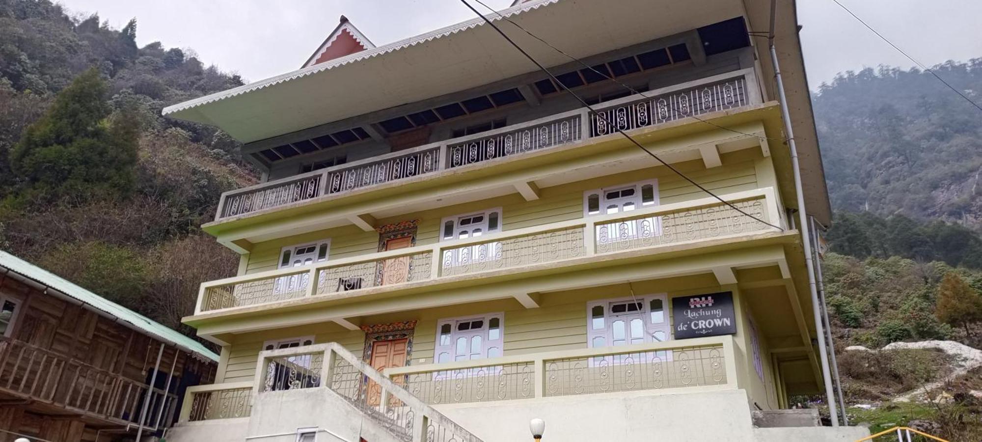 Rufina Lachung De'Crown Hotel Exterior photo