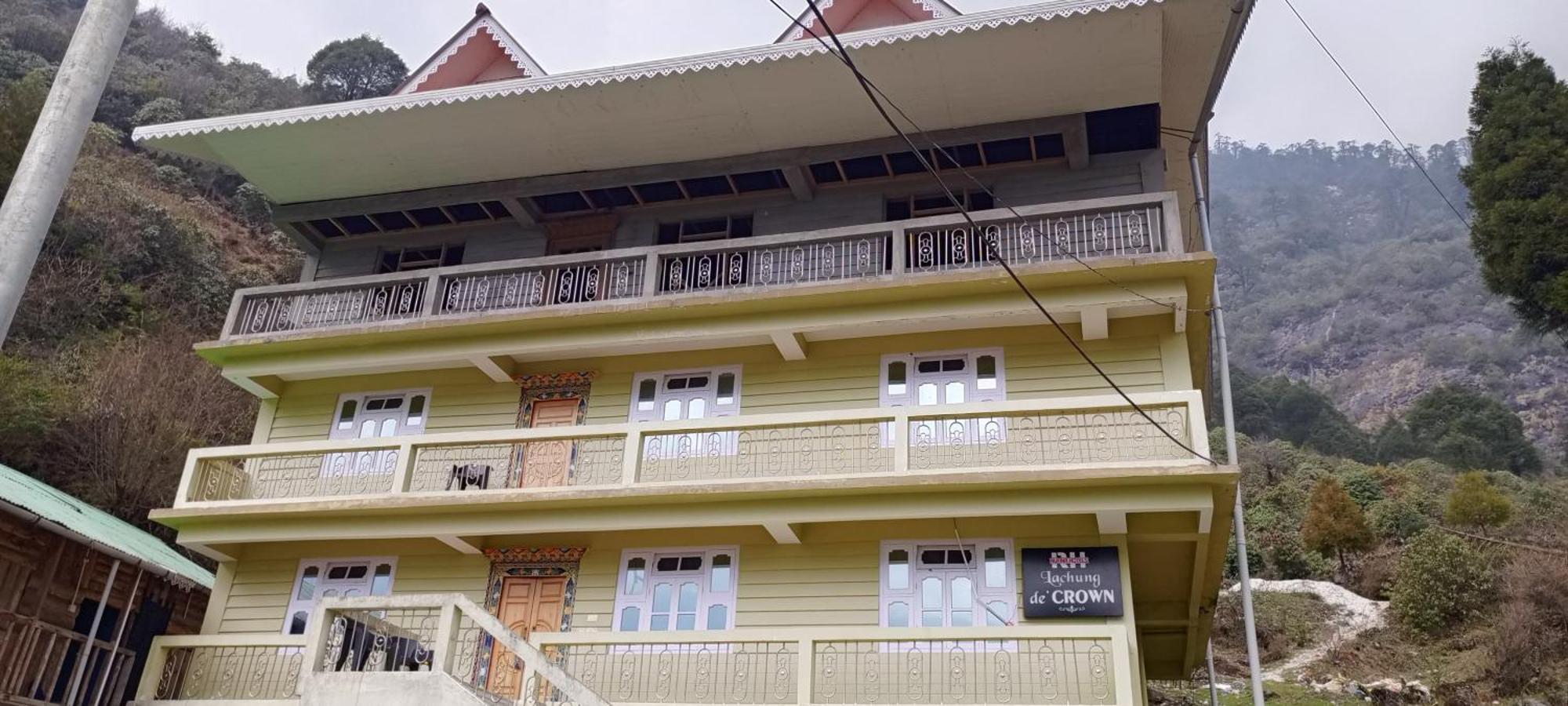 Rufina Lachung De'Crown Hotel Exterior photo