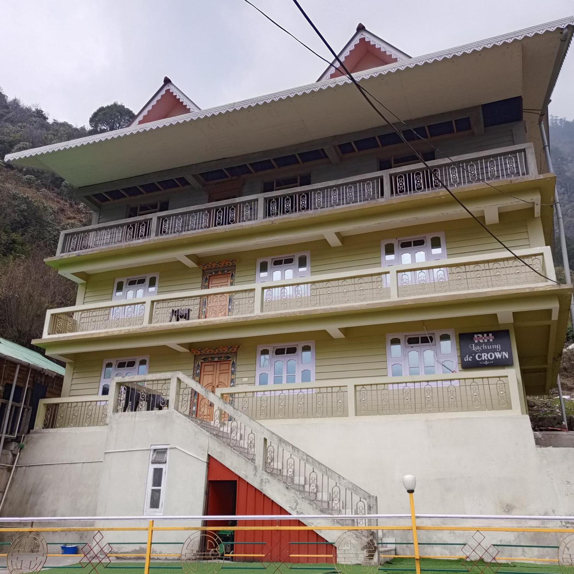 Rufina Lachung De'Crown Hotel Exterior photo