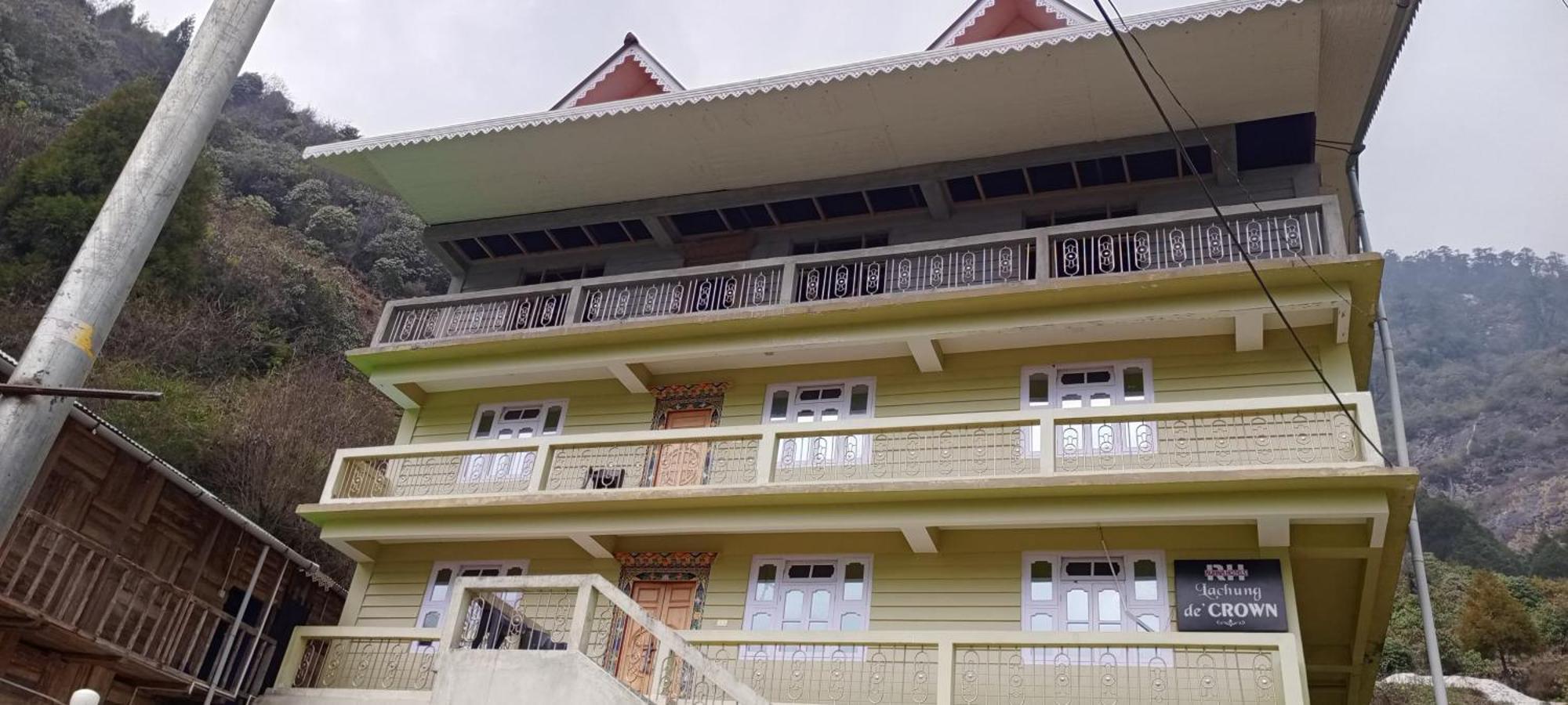 Rufina Lachung De'Crown Hotel Exterior photo